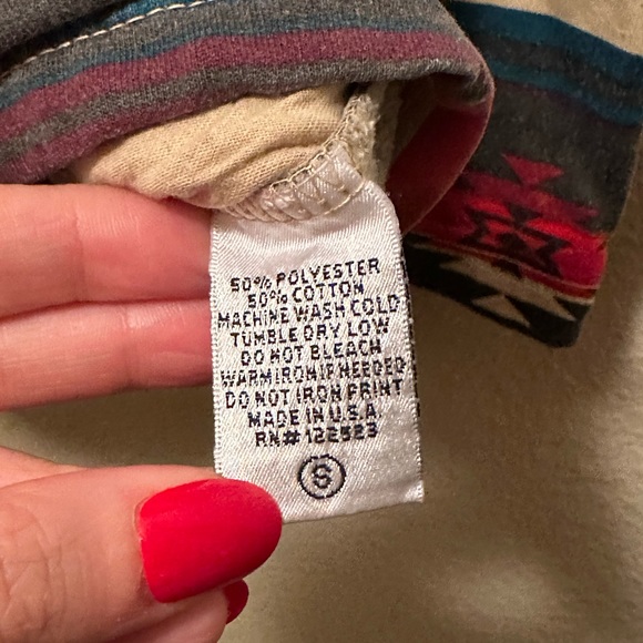 Truly Madly Deeply Pullover Sweater with Pockets Tribal/Aztec Print Size Small - Picture 4 of 6